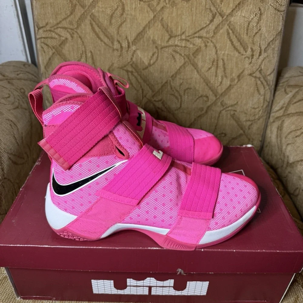 Nike LeBron Zoom Soldier‎ 10 Pink Breast Cancer Kay Yow Sneakers Men's Size 9